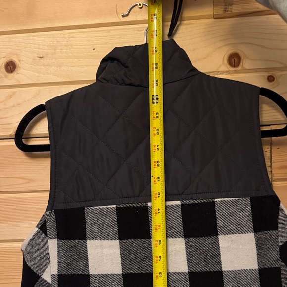 Black and White Checkered Women's Zip Up Vest With Pockets - Picture 9 of 9